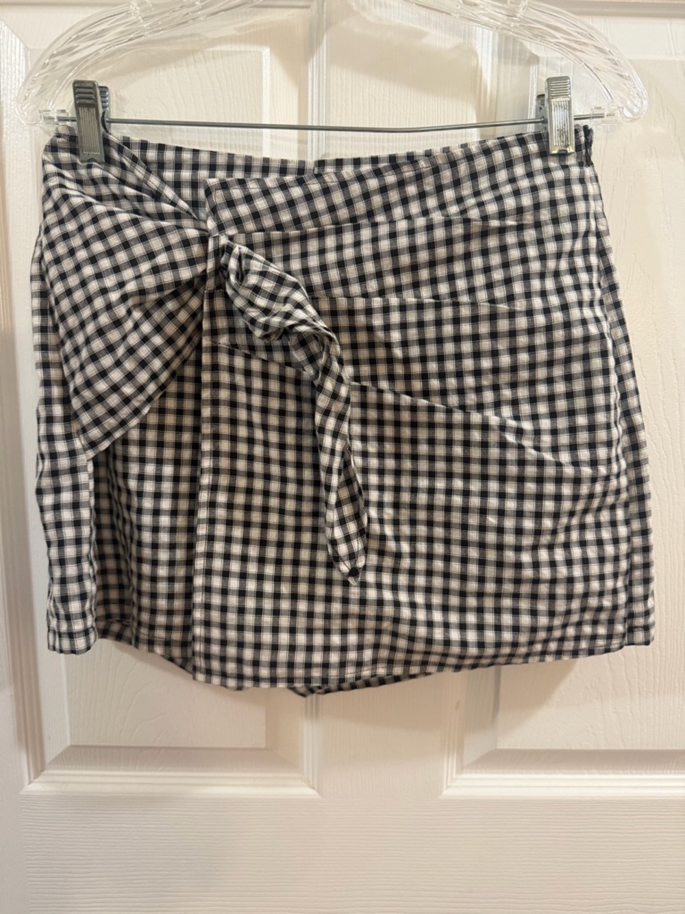 Lulu's Black & White Gingham Tie-Front Mini Skort